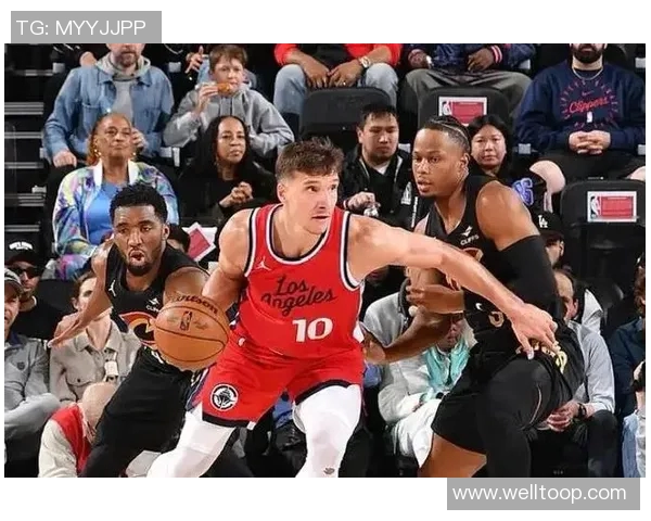 卢指导谈球队深度与经验球员年纪越大更显实力与智慧