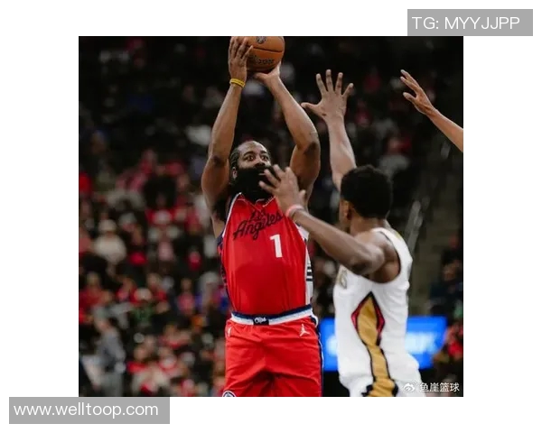 哈登上半场表现抢眼第二节独取14分助球队逆转局势