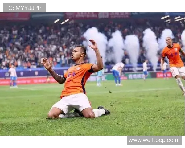 梅州队凭借茹子楠远射小角度破门暂时领先海牛队