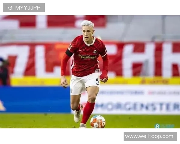 拜仁总监称施洛特贝克表现出色但对现有阵容充满信心 拜仁总监称施洛特贝克表现出色但对现有阵容充满信心