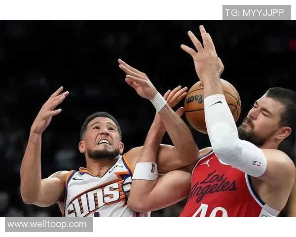 布克上半场火力全开三分球三记助力球队表现出色拿下11分3篮板3助攻1抢断 布克上半场火力全开三分球三记助力球队表现出色拿下11分3篮板3助攻1抢断