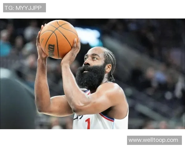 哈登全力追逐季后赛梦想小卡何时才能摆脱观赛生活