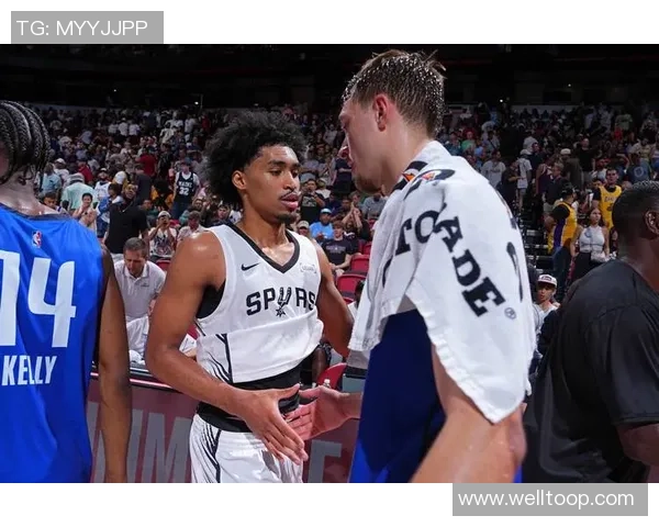 哈珀表现出色6投4中贡献9分3助攻正负值全队最高达到20分